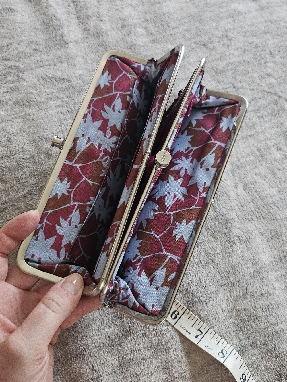 Hobo Lauren Wallet Red Leather - Picture 9 of 9